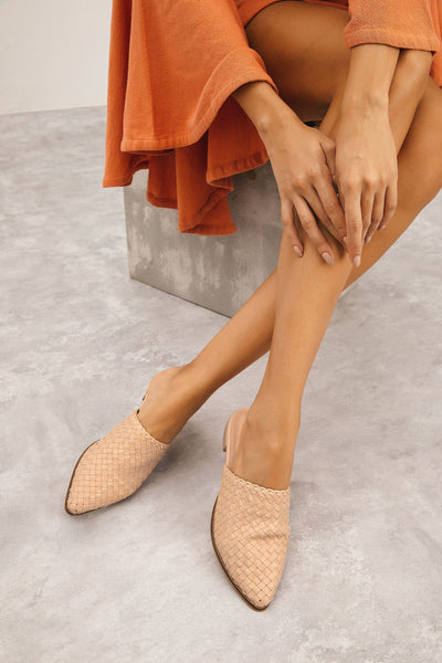 Nude Alice Pointed Flat