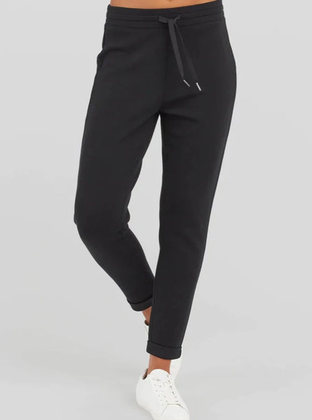 Very Black Air Essentials Tapered Pant
