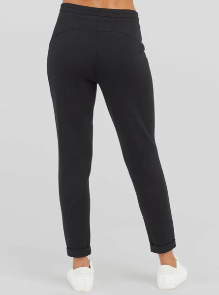 Very Black Air Essentials Tapered Pant